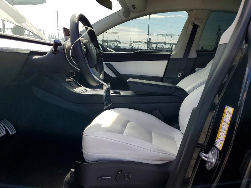 61979016 :رقم المزاد ، 7SAYGDEF9NF393673 vin ، 2022 Tesla Model Y مزاد بيع