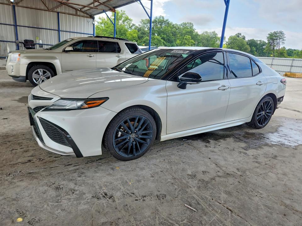 Продаж на аукціоні авто 2022 Toyota Camry, vin: 4T1K31AK5NU044643, номер лоту: 64101796