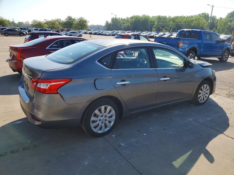63874426 :رقم المزاد ، 3N1AB7AP8JY221147 vin ، 2018 Nissan Sentra مزاد بيع