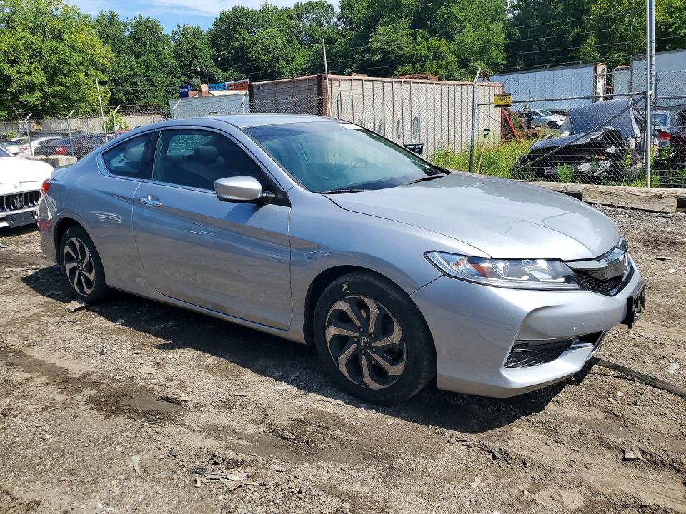 Продажа на аукционе авто 2017 Honda Accord, vin: 1HGCT1B38HA006377, номер лота: 63315356