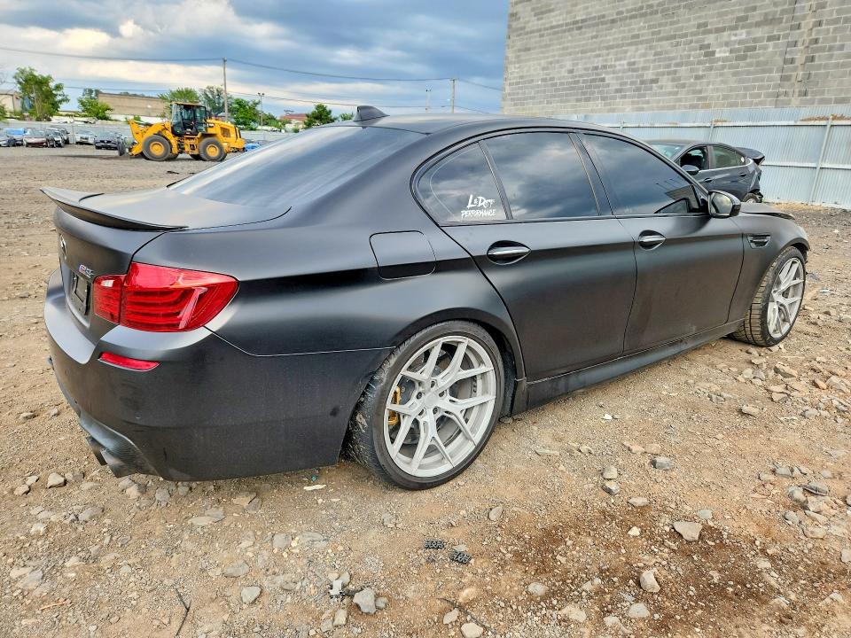 2015 Bmw M5 მანქანა იყიდება აუქციონზე, vin: WBSFV9C56FD594773, აუქციონის ნომერი: 66225226