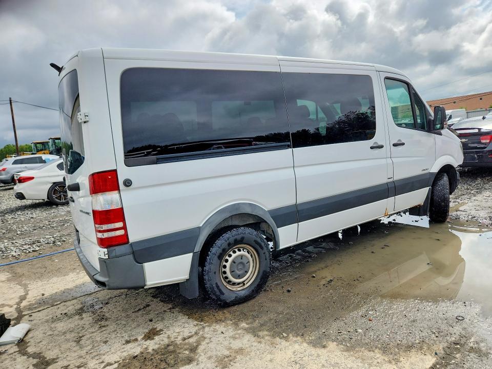 64437816 :رقم المزاد ، 8BRPE7DD8GE123238 vin ، 2016 Mercedes-benz Sprinter مزاد بيع