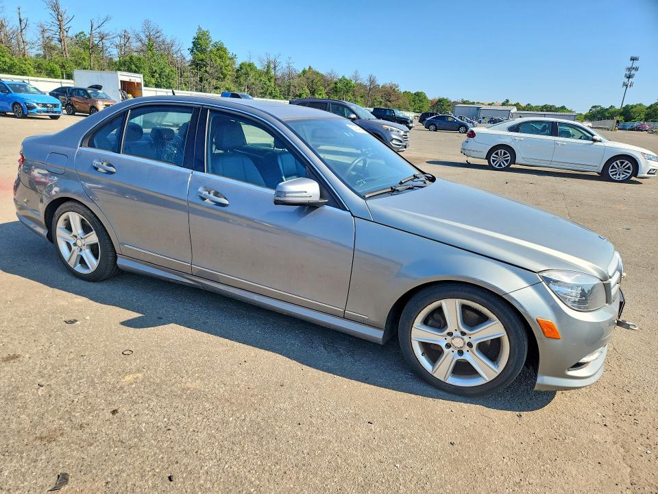 2011 Mercedes-benz C მანქანა იყიდება აუქციონზე, vin: WDDGF8BB5BR159532, აუქციონის ნომერი: 63065466