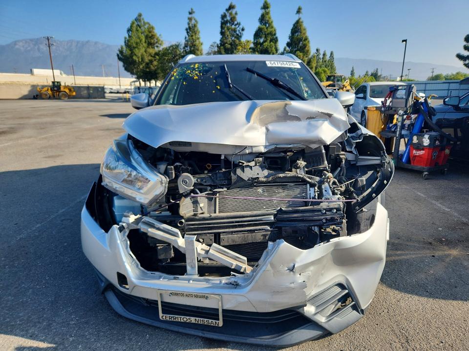 Продажа на аукционе авто 2019 Nissan Kicks, vin: 3N1CP5CU8KL519620, номер лота: 64798426