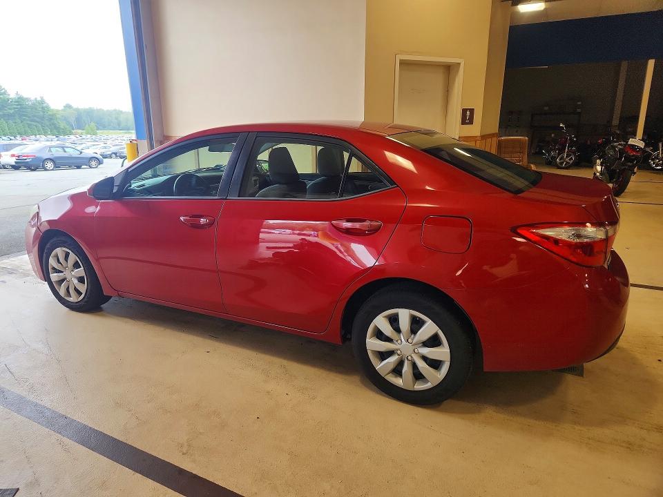 65265146 :رقم المزاد ، 2T1BURHE3FC407388 vin ، 2015 Toyota Corolla مزاد بيع