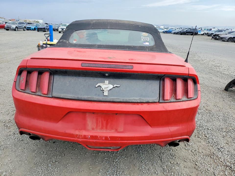 64225326 :رقم المزاد ، 1FATP8EMXF5331043 vin ، 2015 Ford Mustang مزاد بيع