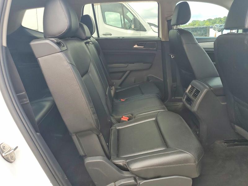 65099846 :رقم المزاد ، 1V2CR2CA0JC521771 vin ، 2018 Volkswagen Atlas مزاد بيع