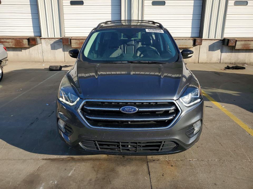 Продаж на аукціоні авто 2017 Ford Escape, vin: 1FMCU9J97HUC46515, номер лоту: 63366656