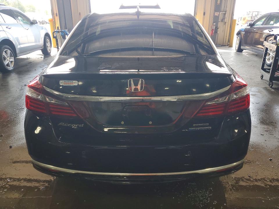 62830676 :رقم المزاد ، JHMCR6F72HC017370 vin ، 2017 Honda Accord مزاد بيع