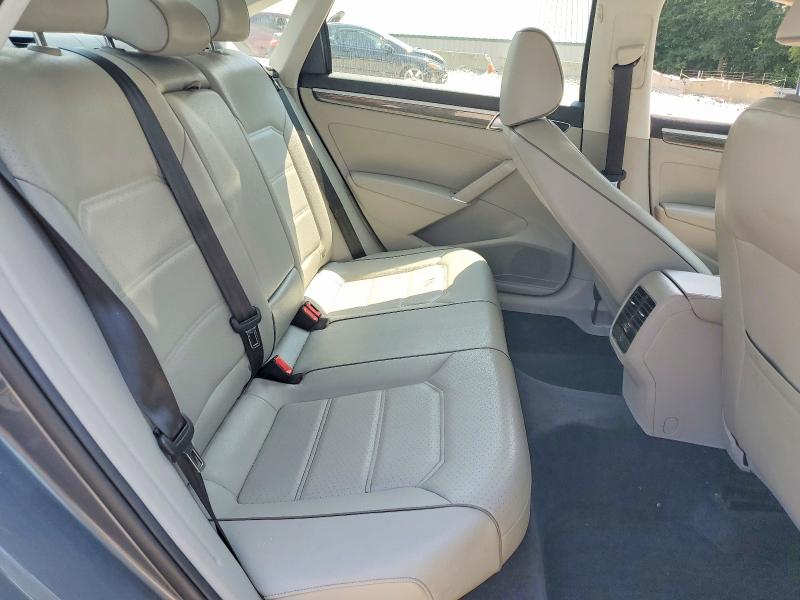 Продажа на аукционе авто 2017 Volkswagen Passat, vin: 1VWBT7A37HC083337, номер лота: 64908066