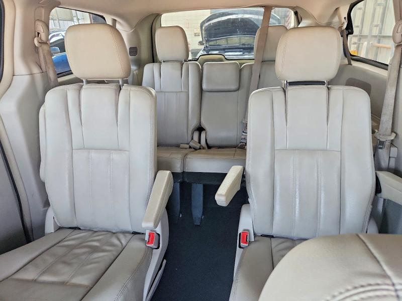 64213136 :رقم المزاد ، 2C4RC1BG7DR555229 vin ، 2013 Chrysler Town & Country مزاد بيع