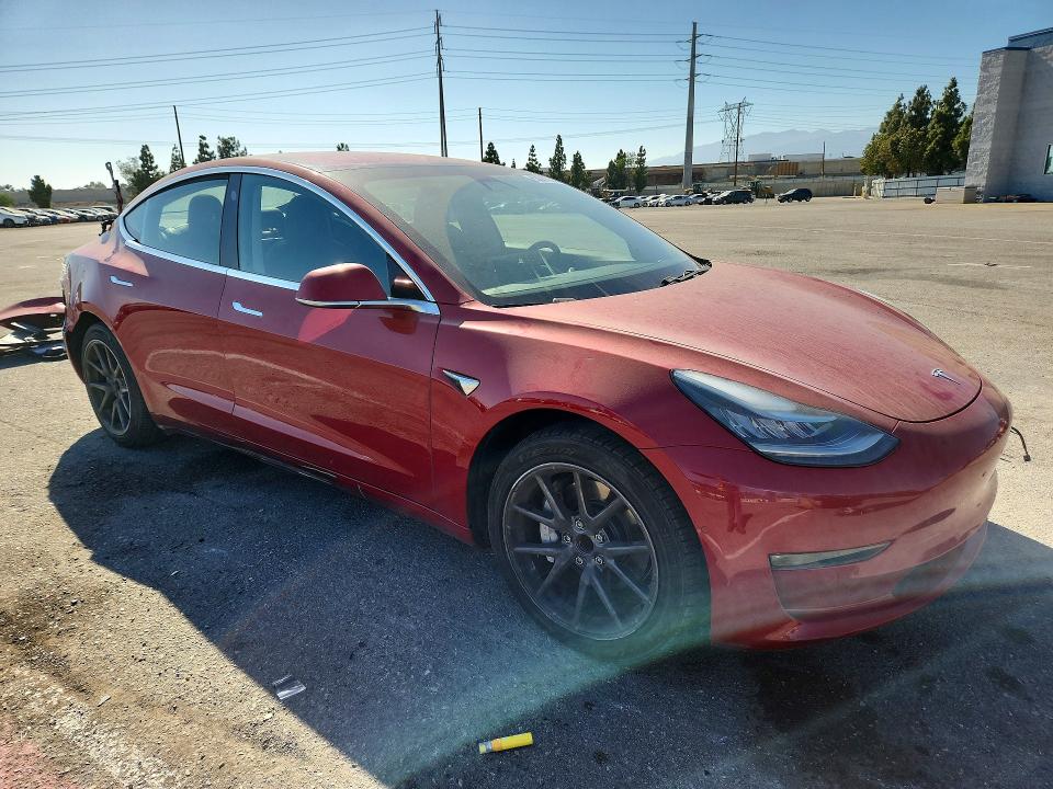 63887086 :رقم المزاد ، 5YJ3E1EA5JF016705 vin ، 2018 Tesla Model 3 مزاد بيع