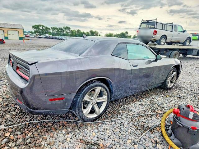 64580066 :رقم المزاد ، 2C3CDZAT7FH712402 vin ، 2015 Dodge Challenger مزاد بيع