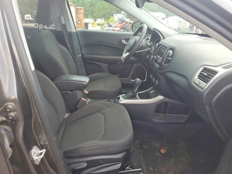 66057816 :رقم المزاد ، 3C4NJCAB7JT255043 vin ، 2018 Jeep Compass مزاد بيع