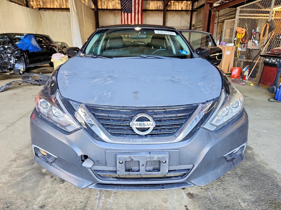 63816336 :رقم المزاد ، 1N4AL3AP2JC272063 vin ، 2018 Nissan Altima مزاد بيع