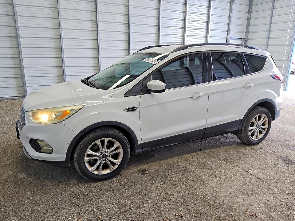 Продаж на аукціоні авто 2017 Ford Escape, vin: 1FMCU0GD1HUB46014, номер лоту: 62447176