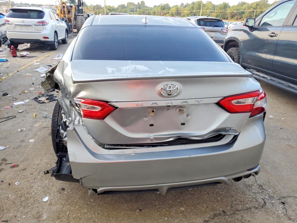 64757856 :رقم المزاد ، 4T1G11AK5LU863161 vin ، 2020 Toyota Camry مزاد بيع