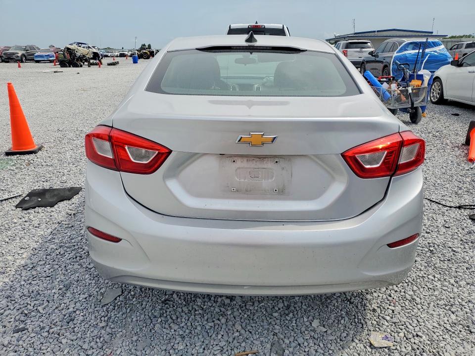 63878206 :رقم المزاد ، 1G1BC5SM0J7124459 vin ، 2018 Chevrolet Cruze مزاد بيع