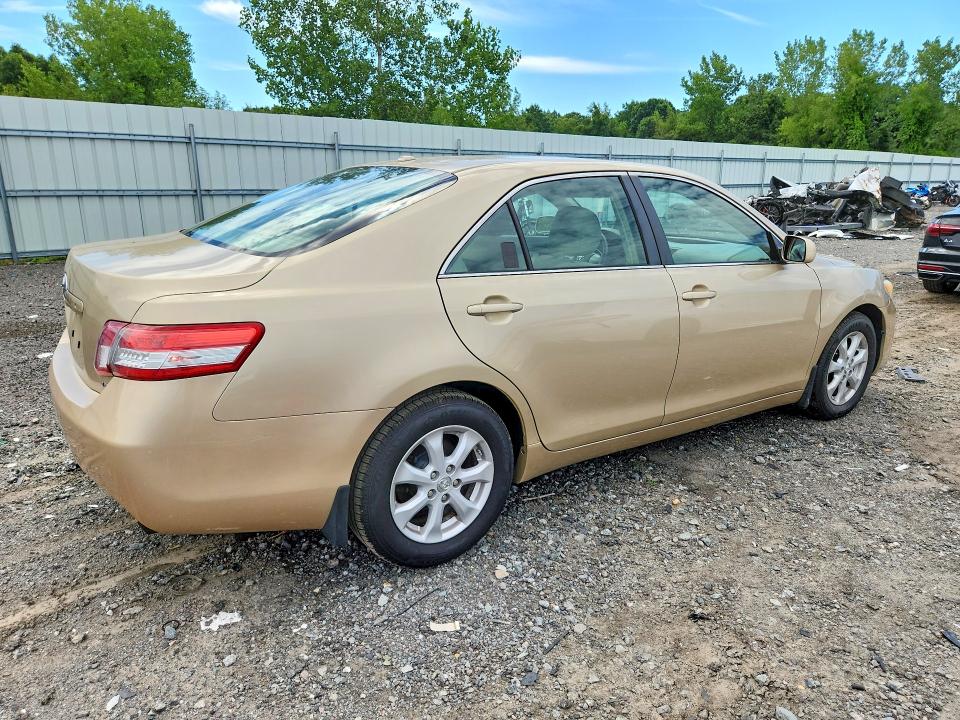 63927616 :رقم المزاد ، 4T1BF3EK1BU679898 vin ، 2011 Toyota Camry مزاد بيع