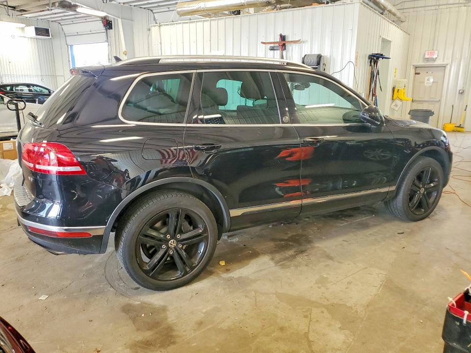 Aukcja sprzedaży 2017 Volkswagen Touareg, vin: WVGRF7BPXHD001438, numer aukcji: 64147996