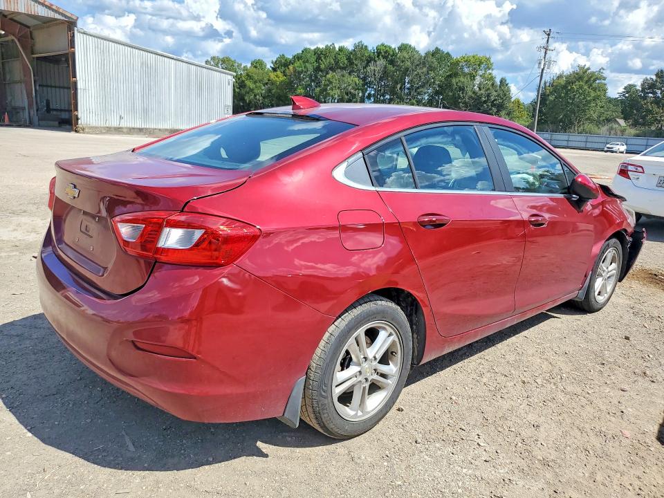 64943446 :رقم المزاد ، 1G1BE5SM0H7251765 vin ، 2017 Chevrolet Cruze مزاد بيع