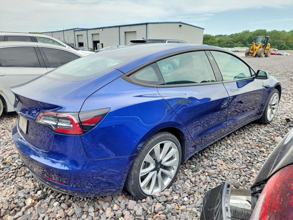 65364346 :رقم المزاد ، 5YJ3E1EA1NF371361 vin ، 2022 Tesla Model 3 مزاد بيع
