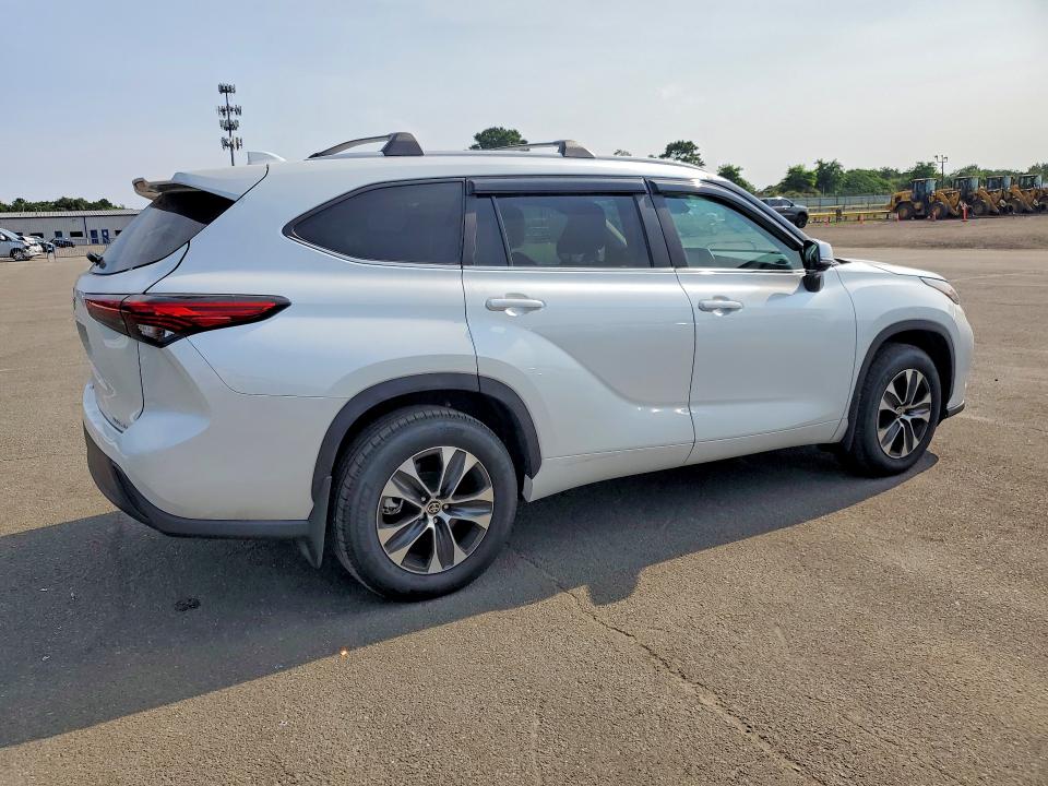 2023 Toyota Highlander მანქანა იყიდება აუქციონზე, vin: 5TDKDRBH5PS025892, აუქციონის ნომერი: 63394766