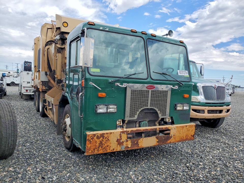 65701216 :رقم المزاد ، 3BPZL00X69F719201 vin ، 2009 Peterbilt 320 مزاد بيع