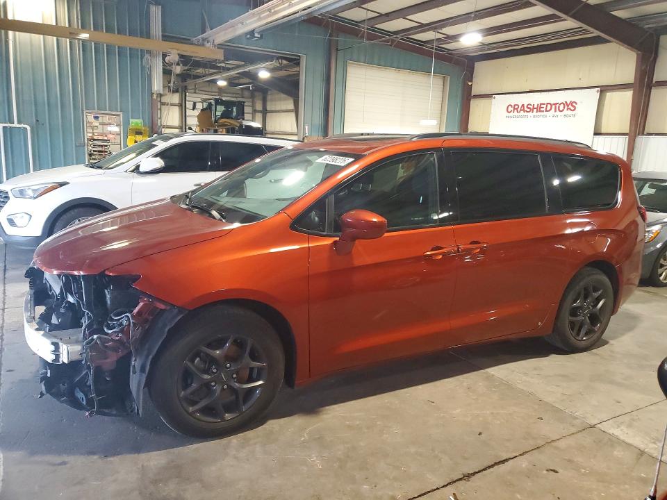 Продажа на аукционе авто 2018 Chrysler Pacifica, vin: 2C4RC1EG1JR258254, номер лота: 62398226