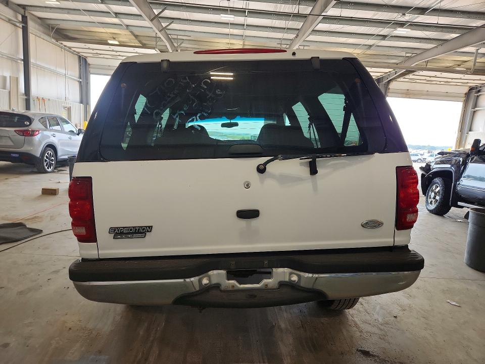 2000 Ford Expedition მანქანა იყიდება აუქციონზე, vin: 1FMRU1668YLA54231, აუქციონის ნომერი: 65376886