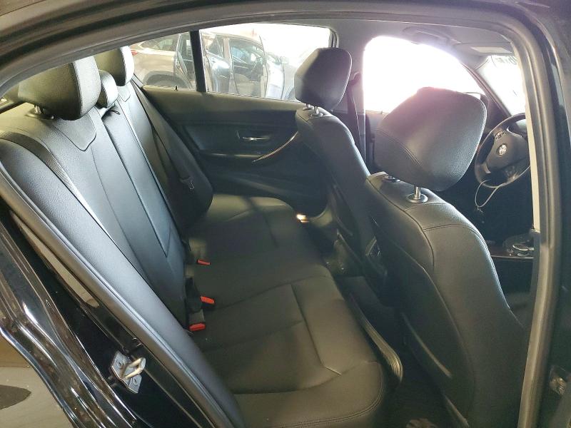 65903396 :رقم المزاد ، WBA8A3C57GK690379 vin ، 2016 Bmw 320 مزاد بيع