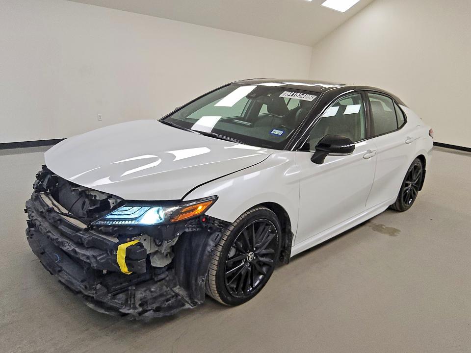 Продаж на аукціоні авто 2022 Toyota Camry, vin: 4T1K31AK0NU044923, номер лоту: 64155486