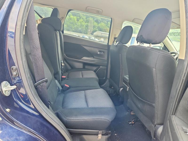 63922016 :رقم المزاد ، JA4AZ3A31JZ059294 vin ، 2018 Mitsubishi Outlander مزاد بيع