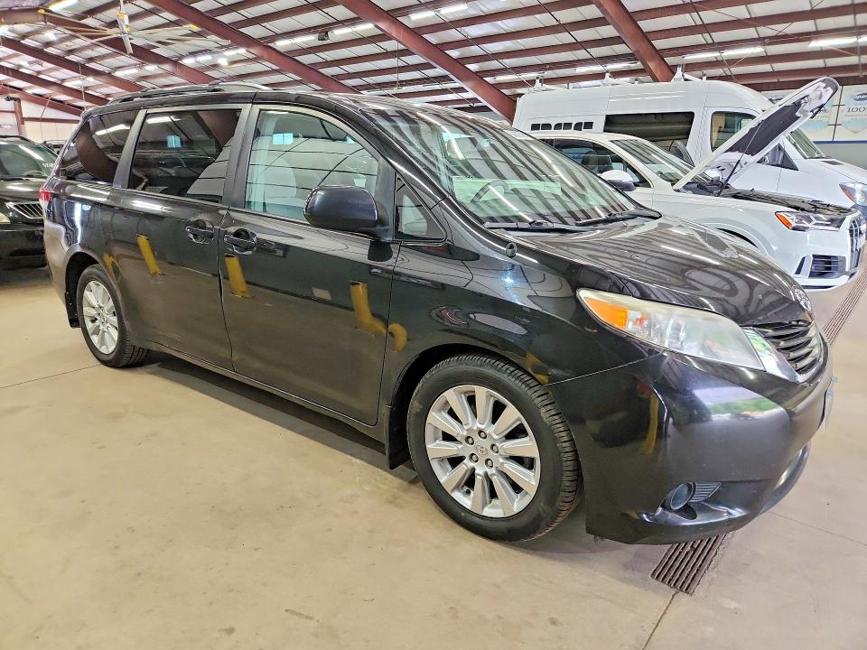 Продажа на аукционе авто 2011 Toyota Sienna, vin: 5TDJK3DC9BS029548, номер лота: 64892766