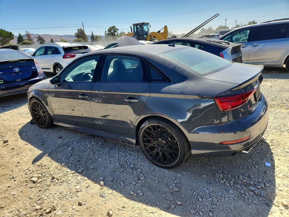 66165336 :رقم المزاد ، WAUB1GFF3H1037010 vin ، 2017 Audi S3 مزاد بيع