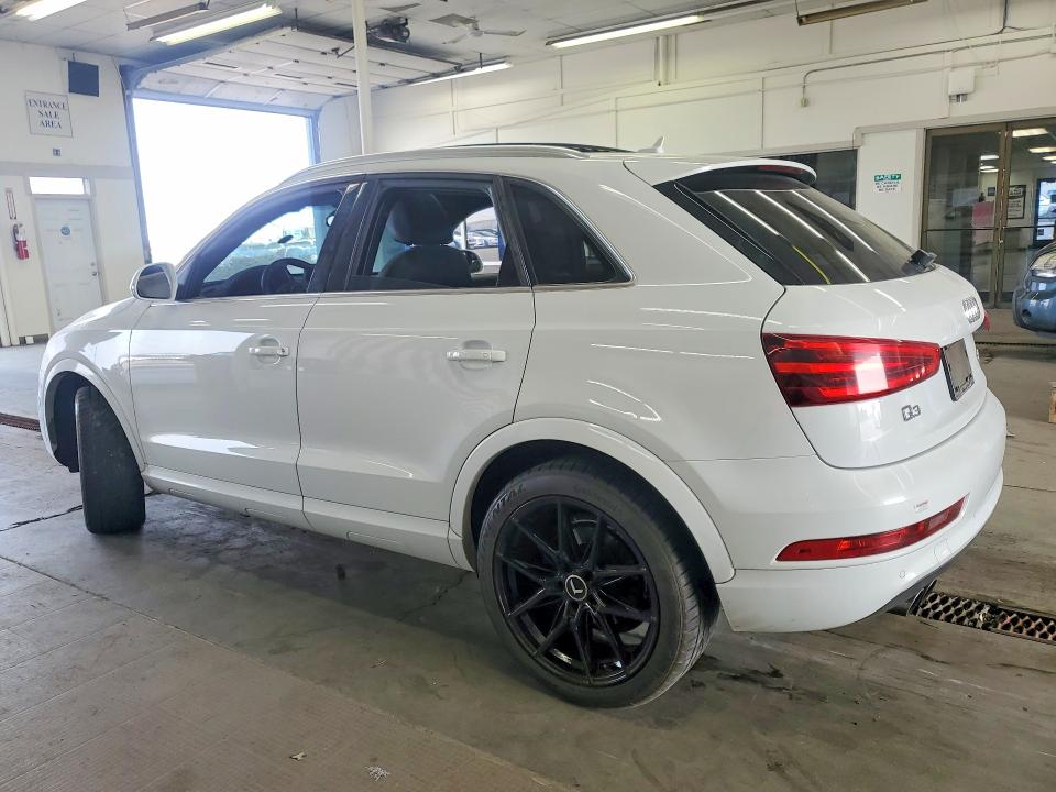 Продажа на аукционе авто 2015 Audi Q3, vin: WA1EFCFS9FR005310, номер лота: 63775256
