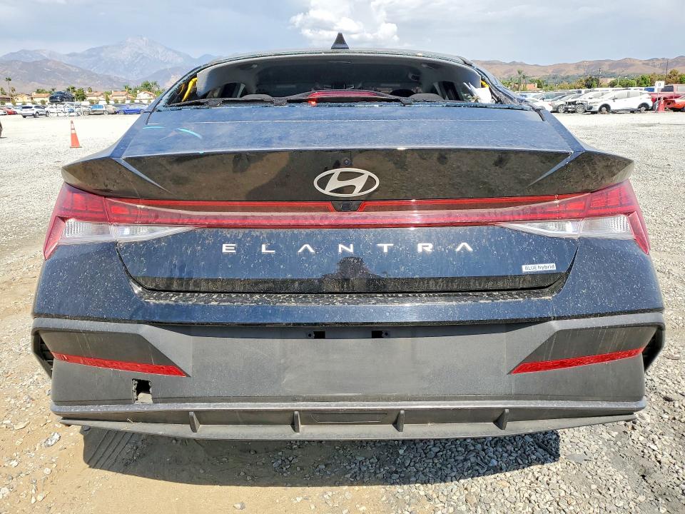 2025 Hyundai Elantra Hybrid მანქანა იყიდება აუქციონზე, vin: KMHLM4DJ2SU124774, აუქციონის ნომერი: 64490516