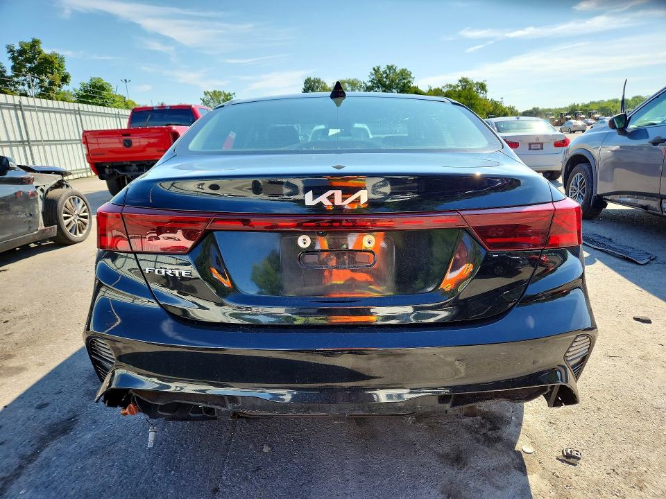2022 Kia Forte მანქანა იყიდება აუქციონზე, vin: 3KPF24AD6NE503656, აუქციონის ნომერი: 63947446
