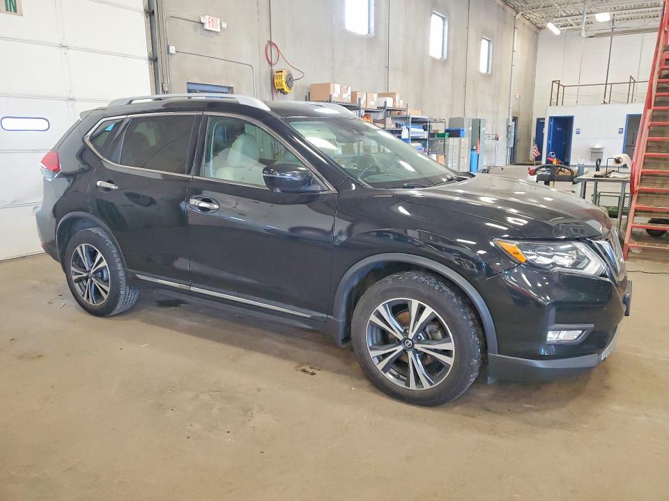 64051266 :رقم المزاد ، 5N1AT2MV6HC750778 vin ، 2017 Nissan Rogue مزاد بيع
