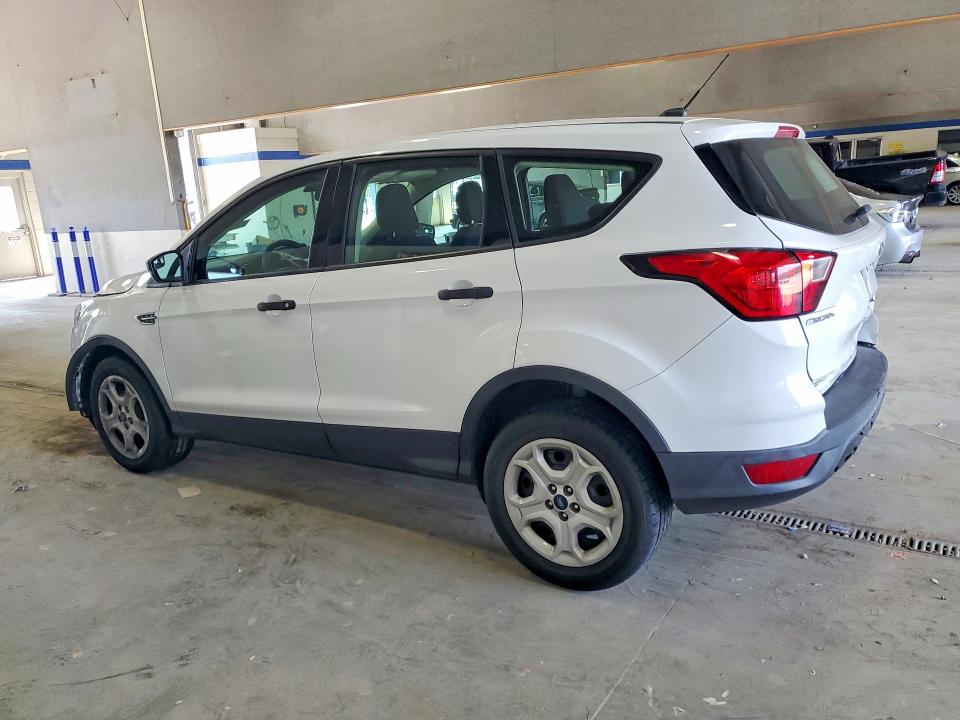 Продажа на аукционе авто 2019 Ford Escape, vin: 1FMCU0F77KUC47030, номер лота: 64538646
