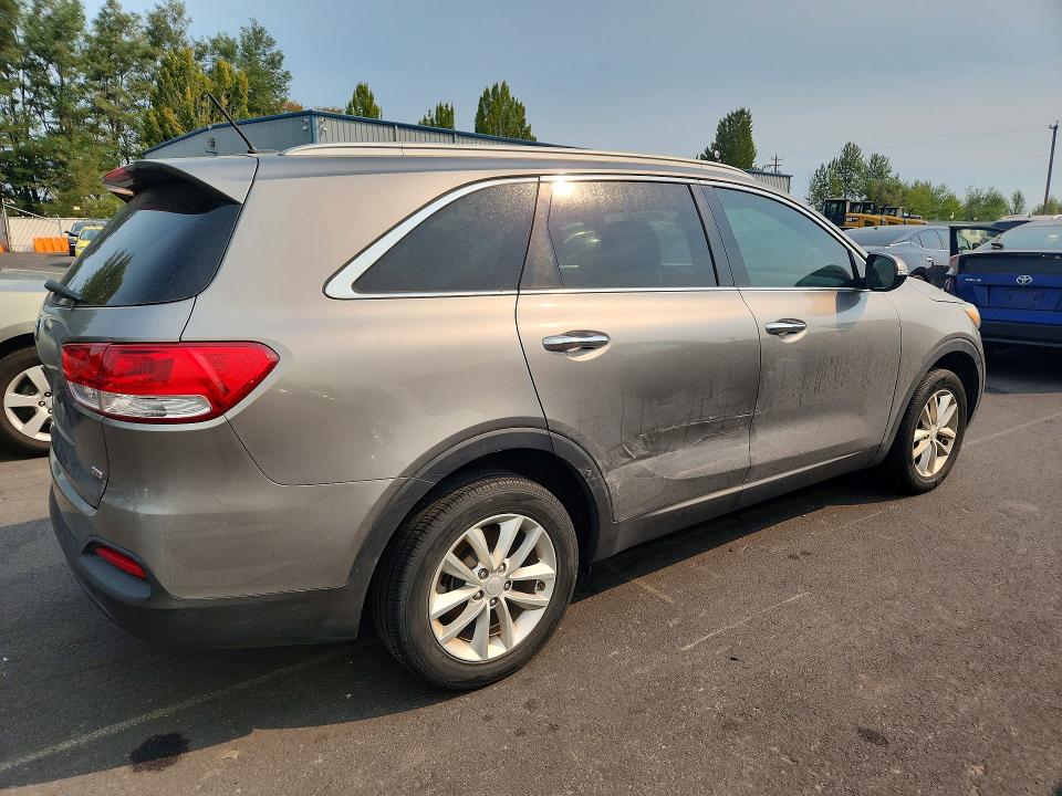 2017 Kia Sorento მანქანა იყიდება აუქციონზე, vin: 5XYPG4A38HG257150, აუქციონის ნომერი: 66269676