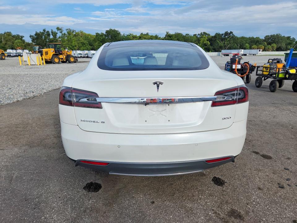 63843376 :رقم المزاد ، 5YJSA1E28GF131209 vin ، 2016 Tesla Model S مزاد بيع