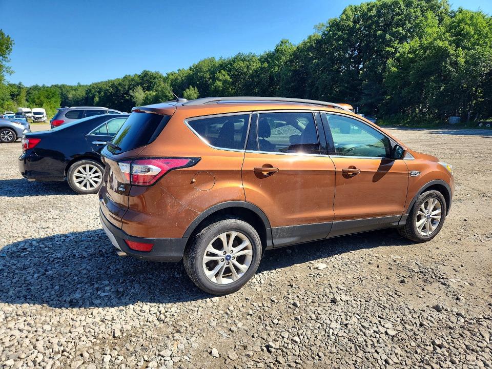 Продажа на аукционе авто 2017 Ford Escape, vin: 1FMCU9GD6HUC03831, номер лота: 62776866