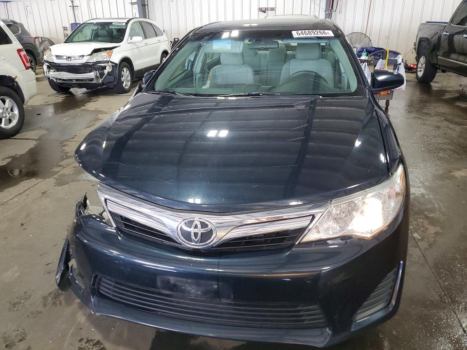 2014 Toyota Camry მანქანა იყიდება აუქციონზე, vin: 4T4BF1FKXER443585, აუქციონის ნომერი: 64689266