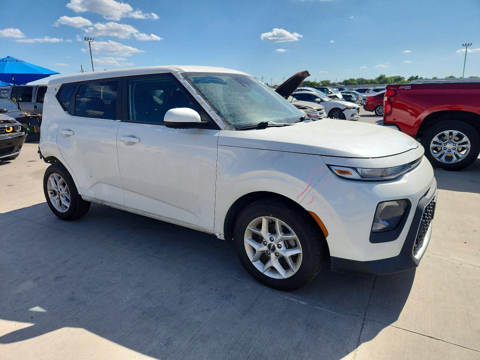 2022 Kia Soul მანქანა იყიდება აუქციონზე, vin: KNDJ23AU0N7833880, აუქციონის ნომერი: 64667466