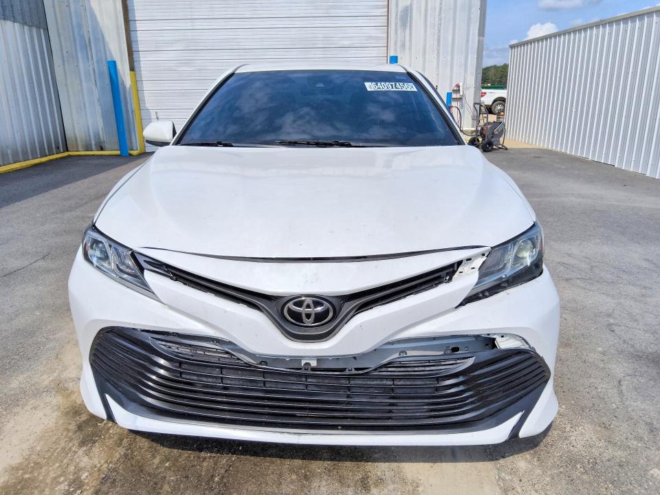 Продаж на аукціоні авто 2018 Toyota Camry, vin: JTNB11HK1J3049771, номер лоту: 64097456