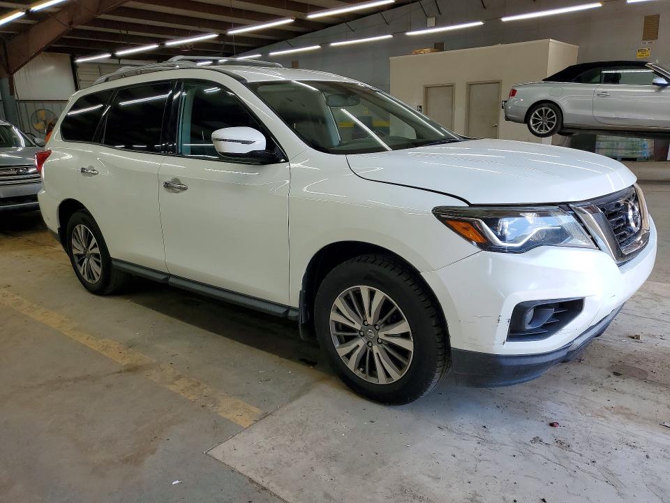 66961506 :رقم المزاد ، 5N1DR2MM8HC621654 vin ، 2017 Nissan Pathfinder مزاد بيع
