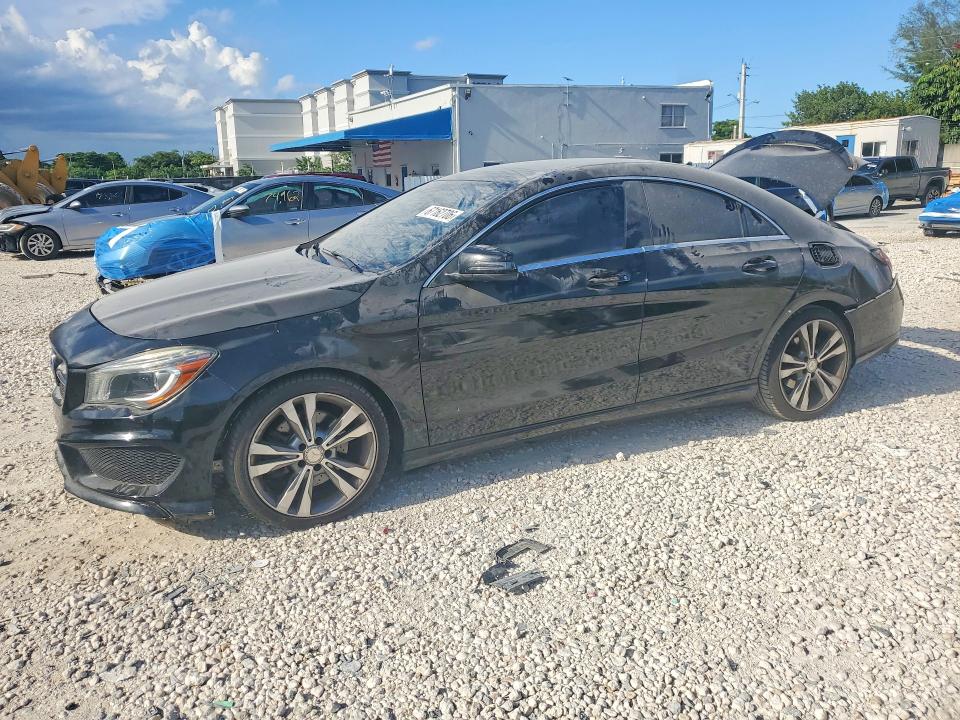 67162706 :رقم المزاد ، WDDSJ4EB9JN697458 vin ، 2018 Mercedes-benz Cla مزاد بيع