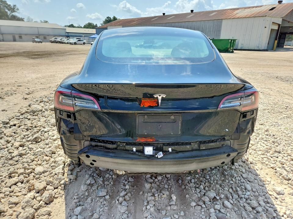 2022 Tesla Model 3 მანქანა იყიდება აუქციონზე, vin: 5YJ3E1EA2NF370218, აუქციონის ნომერი: 63561496