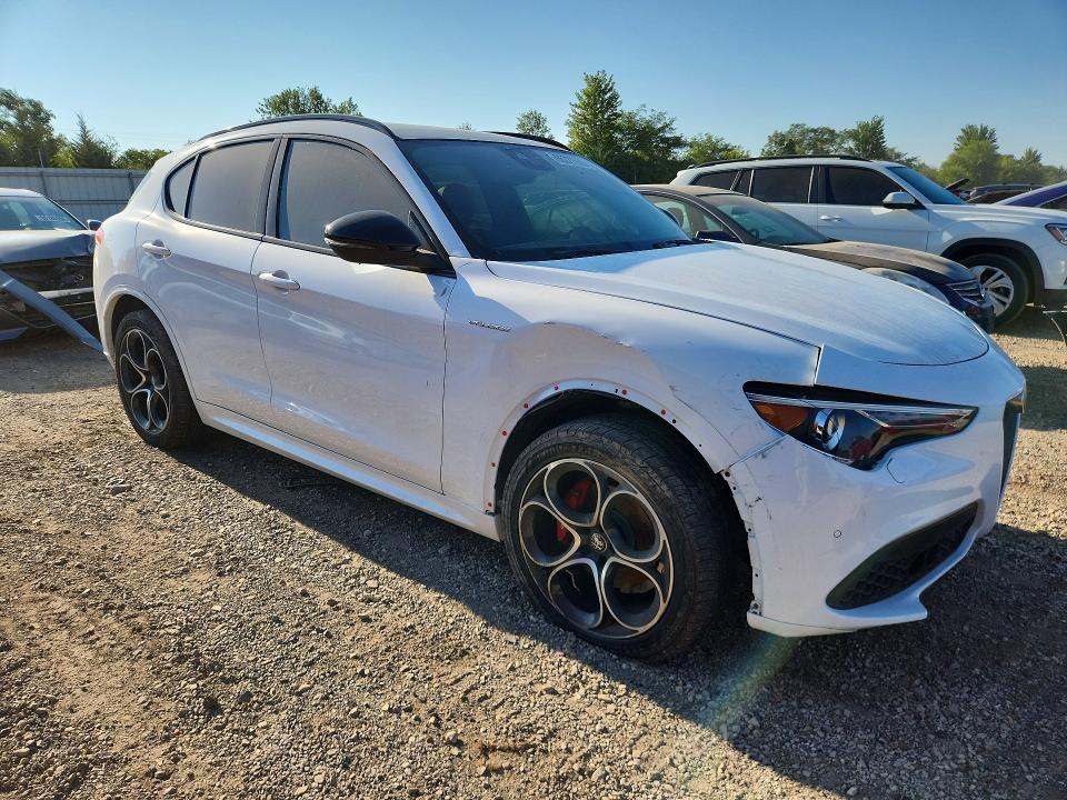 Продажа на аукционе авто 2023 Alfa Romeo Stelvio, vin: ZASPAKBN6P7D55487, номер лота: 66227516